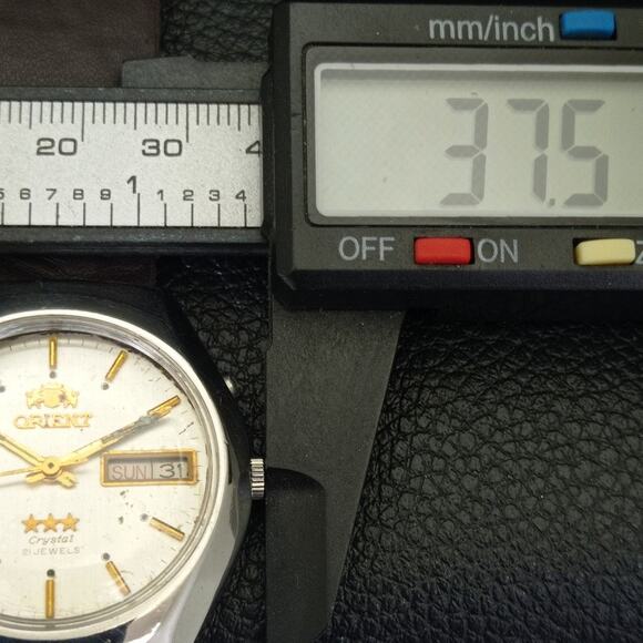 Vintage 1978 Orient Automatic Mens Silver Watch W/daydate & Gold accents - Picture 7 of 9